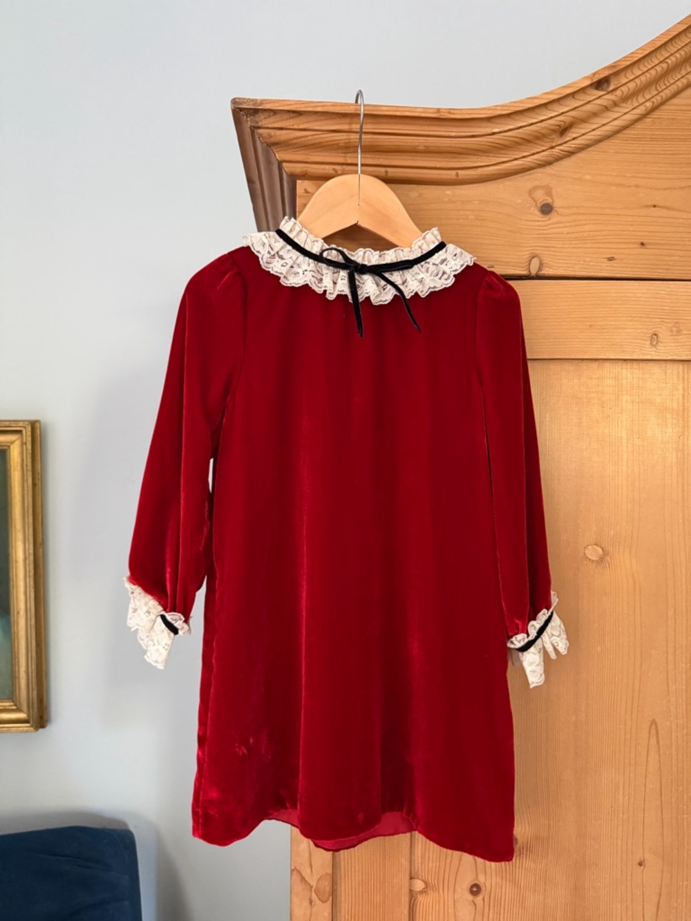 Doen Red Velvet Dress with Lace Collar